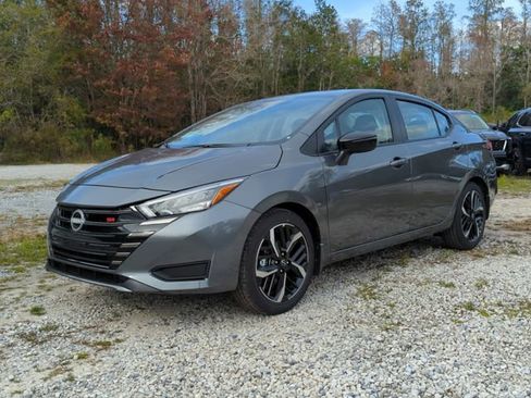 New 2025 Nissan Versa SR w/ Trunk Package image 4