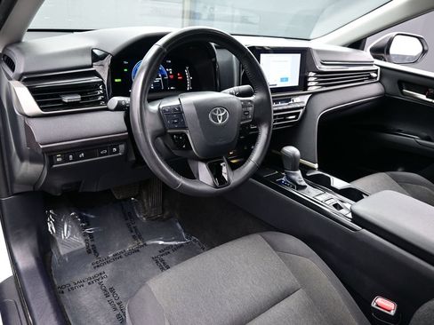 Used 2025 Toyota Camry LE w/ Convenience Package AWD/4WD image 13