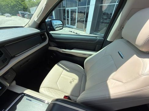 Used 2024 Ford Expedition Max Platinum AWD/4WD image 23
