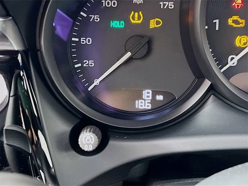 New 2026 Porsche Macan image 13