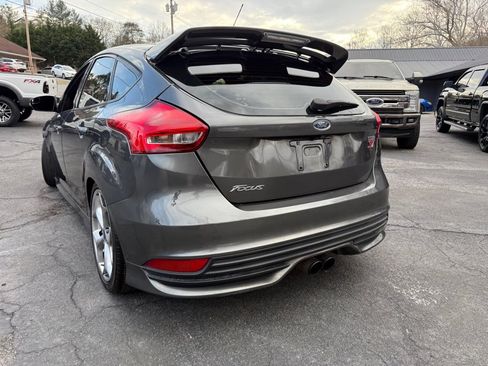 Used 2017 Ford Focus ST FWD image 66