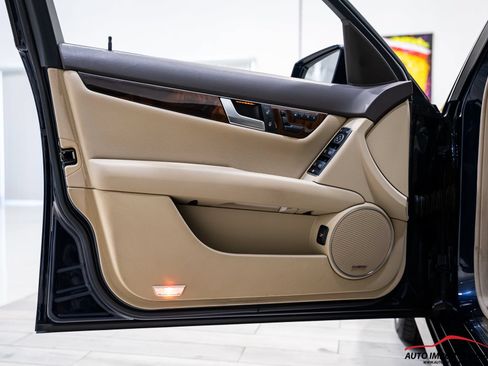 Used 2013 Mercedes-Benz C 250 Sedan image 33