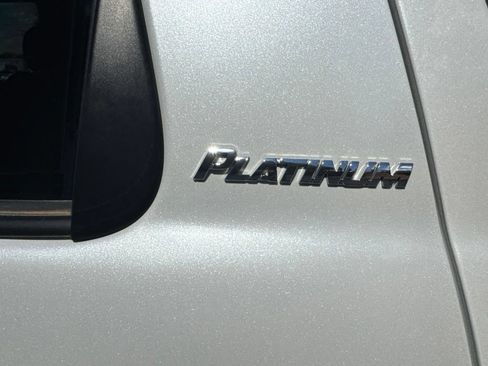 Used 2022 Toyota Sequoia Platinum AWD/4WD image 7