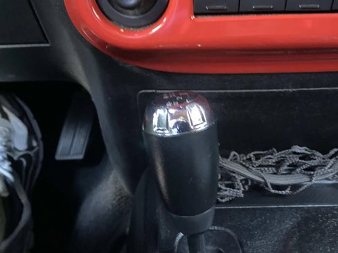 Used 2012 Jeep Wrangler Unlimited Sahara w/ Connectivity Group AWD/4WD image 27