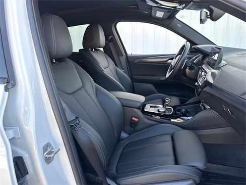 Used 2024 BMW X4 xDrive30i w/ Premium Package image 32