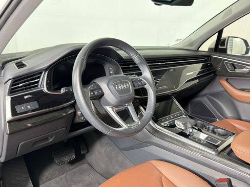 Used 2021 Audi Q7 2.0T Premium Plus w/ Premium Plus Package AWD/4WD image 3