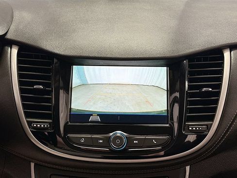 Used 2019 Chevrolet Trax LT FWD image 14