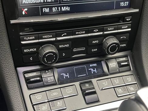 Used 2015 Porsche 911 Carrera S image 19