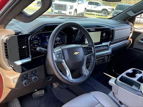 Used 2024 Chevrolet Silverado 1500 LT w/ Leather Package image 18