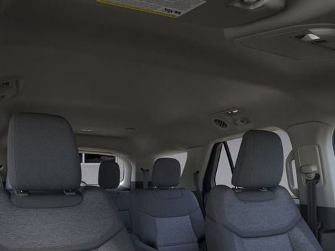New 2026 Ford Explorer Active image 22