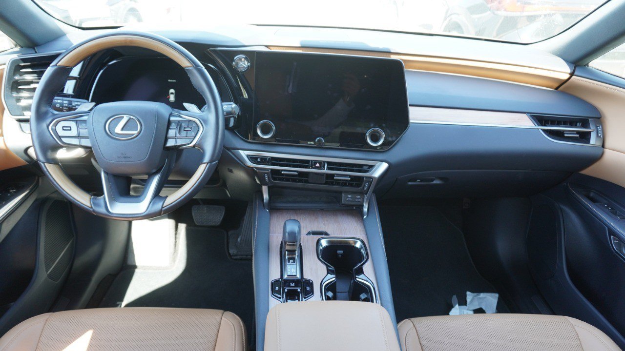 Used 2025 Lexus RX 350 Premium w/ Accessory Package (Z1) FWD image 11