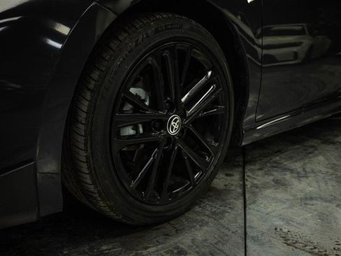 Used 2025 Toyota Camry SE image 3