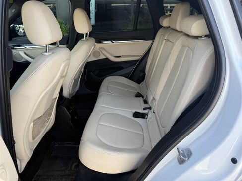 Used 2018 BMW X1 sDrive28i image 15