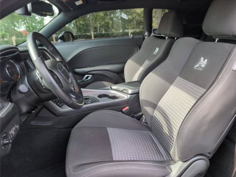 Used 2022 Dodge Challenger R/T Scat Pack RWD image 18