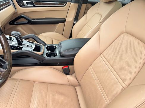 Used 2019 Porsche Cayenne AWD/4WD image 20