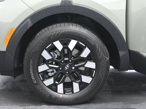 Used 2025 Hyundai Santa Cruz SEL AWD/4WD image 35