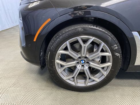 Used 2024 BMW X7 xDrive40i w/ Premium Package image 44