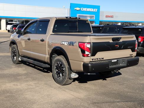 Used 2021 Nissan Titan PRO-4X w/ Pro-4x Convenience Package image 3
