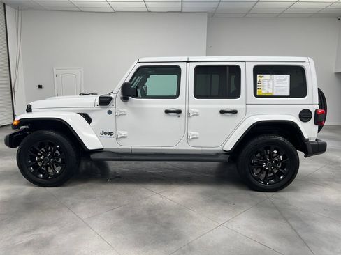 Used 2025 Jeep Wrangler Unlimited Sahara image 4