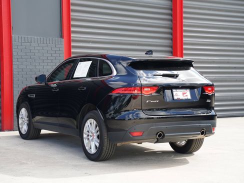 Used 2020 Jaguar F-PACE Prestige image 8