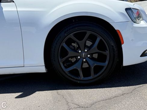 Used 2021 Chrysler 300 S RWD image 9
