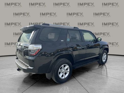 Used 2024 Toyota 4Runner SR5 image 5