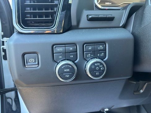 New 2025 GMC Sierra 2500 AT4 w/ AT4 Premium Plus Package image 16