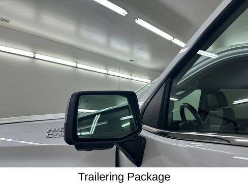Used 2024 Chevrolet Silverado 1500 High Country w/ Technology Package AWD/4WD image 20