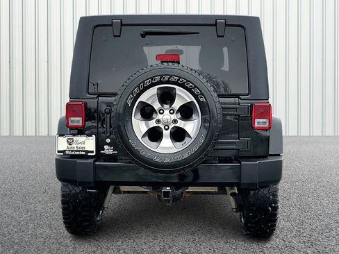 Used 2017 Jeep Wrangler Unlimited Sahara AWD/4WD image 5