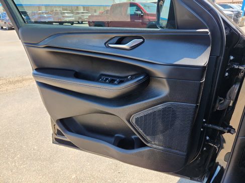 Used 2024 Jeep Grand Cherokee L Altitude image 13