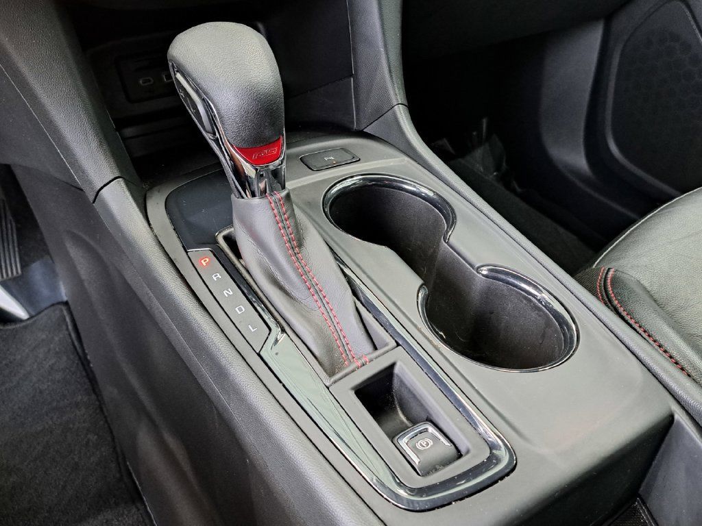 Used 2023 Chevrolet Equinox RS w/ RS Leather Package FWD image 18
