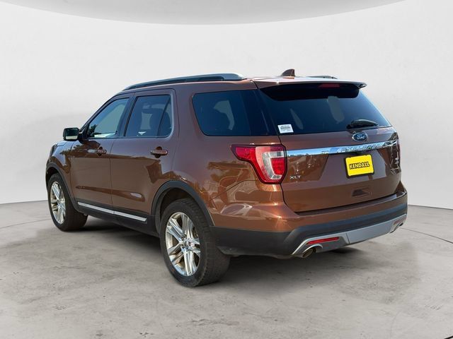 Used 2017 Ford Explorer XLT w/ Equipment Group 201A AWD/4WD image 7