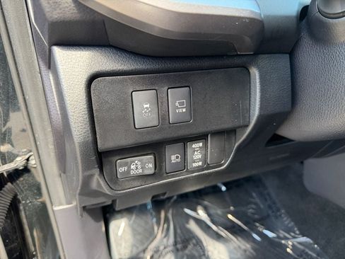 Used 2021 Toyota Tacoma Limited AWD/4WD image 19