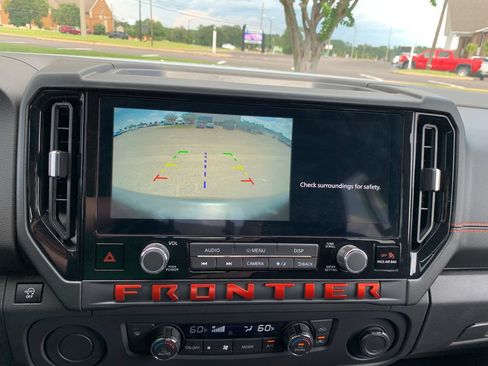 Used 2025 Nissan Frontier Pro-X RWD image 16