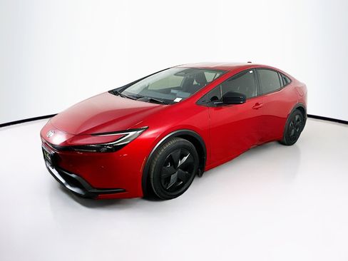 Used 2024 Toyota Prius LE image 3