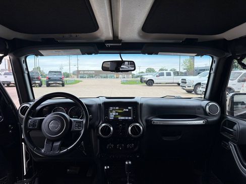 Used 2017 Jeep Wrangler Unlimited Sahara w/ Mopar Chrome Edition Group image 19