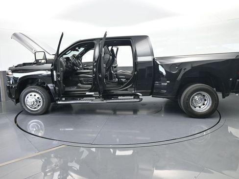 Used 2025 RAM 3500 Laramie image 83