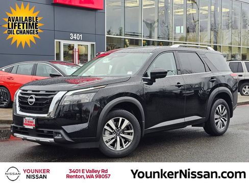 New 2025 Nissan Pathfinder SL image 1