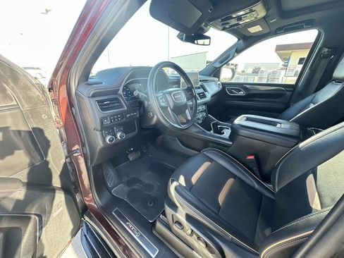 Used 2023 GMC Yukon XL AT4 w/ Technology Package image 10