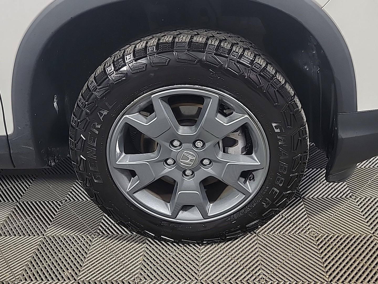 Certified 2025 Honda Passport TrailSport image 3