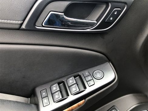 Used 2015 Chevrolet Tahoe LTZ image 13