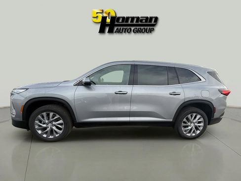 Used 2025 Buick Enclave Preferred image 3