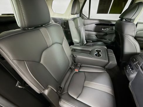 Certified 2025 Honda Pilot EX-L image 35