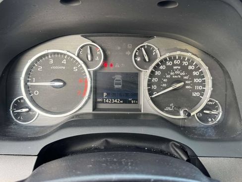 Used 2016 Toyota Tundra SR5 w/ SR5 Upgrade Package AWD/4WD image 32