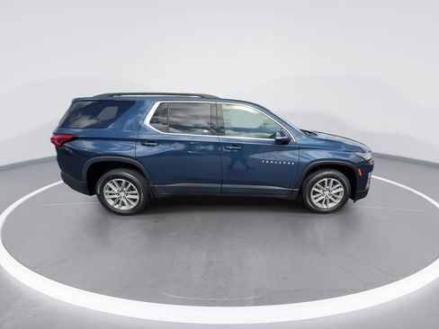 Used 2023 Chevrolet Traverse LT AWD/4WD image 9