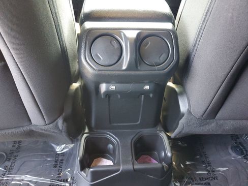 Used 2023 Jeep Gladiator Sport AWD/4WD image 11