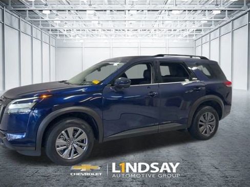 Used 2025 Nissan Pathfinder SV AWD/4WD image 6
