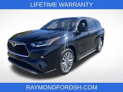 Used 2025 Toyota Highlander Platinum