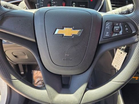 Used 2017 Chevrolet Trax LS FWD image 26