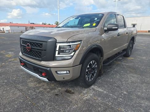 Used 2023 Nissan Titan PRO-4X w/ Pro-4x Convenience Package AWD/4WD image 3